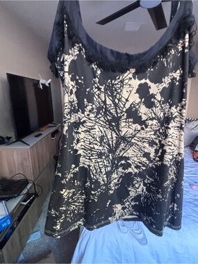 Isabel de Pedro natural style tank with embellishment